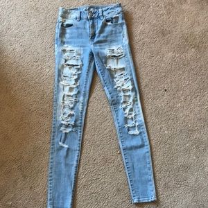 Ripped high waisted jeans